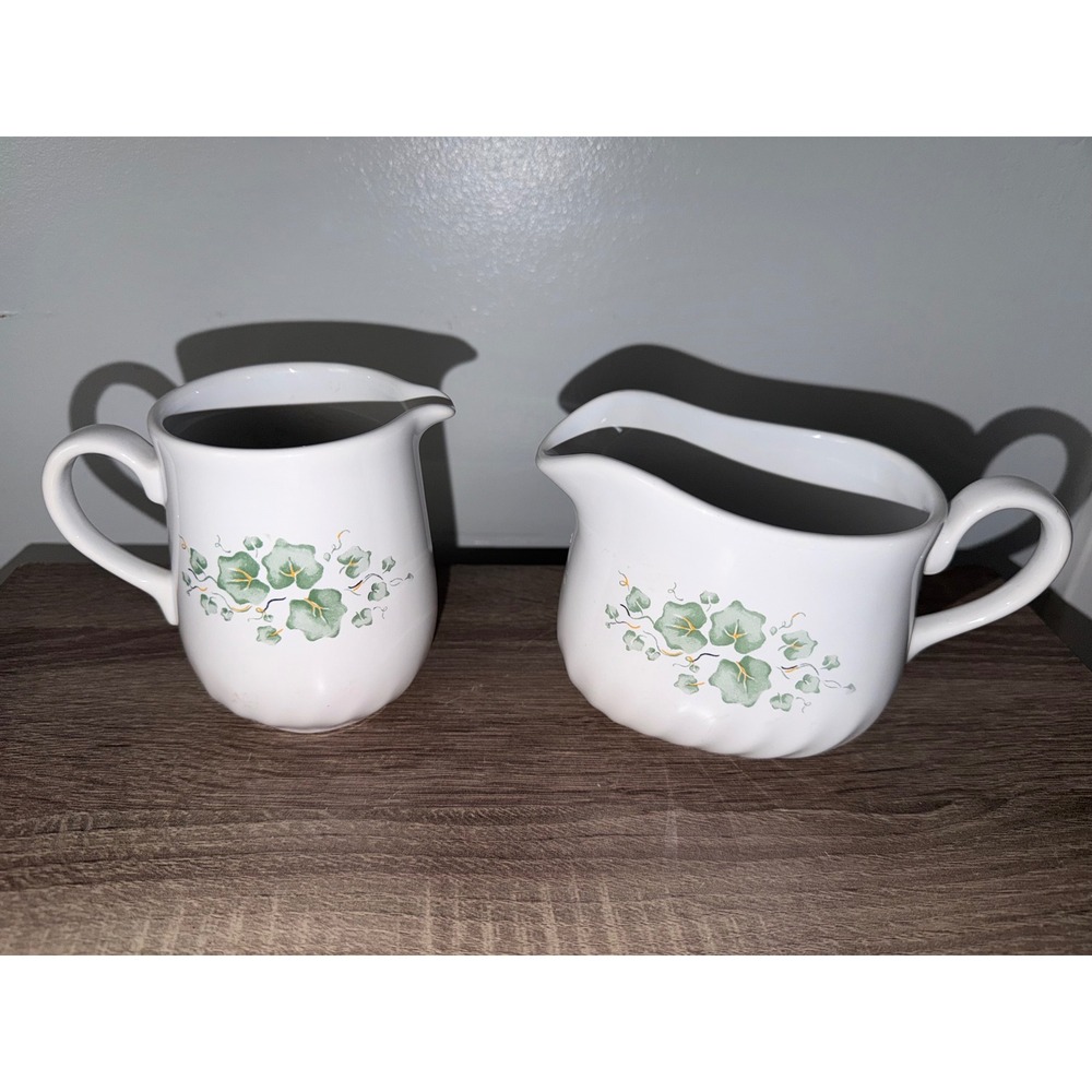 Corelle Coordinates Callaway Ivy Stoneware Creamer and Gravy Boat Set